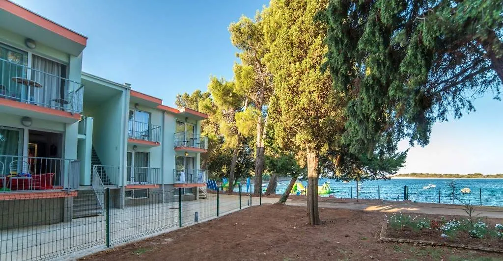 Centinera Resort Banjole 3*,