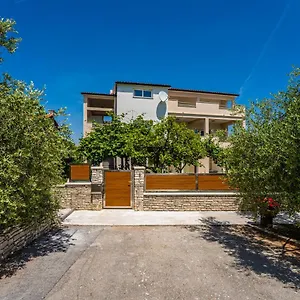 Apartment Mirela, Banjole