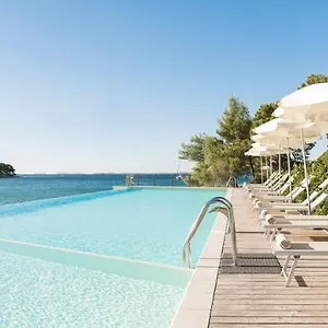 Отель Crvena Luka Биоград-на-Мору