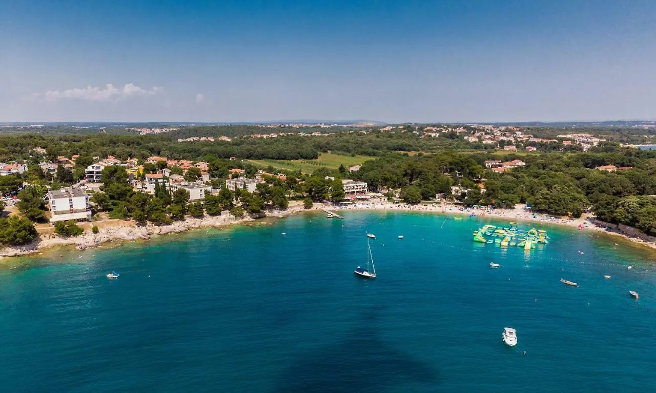 Centinera Resort Banjole 3*,