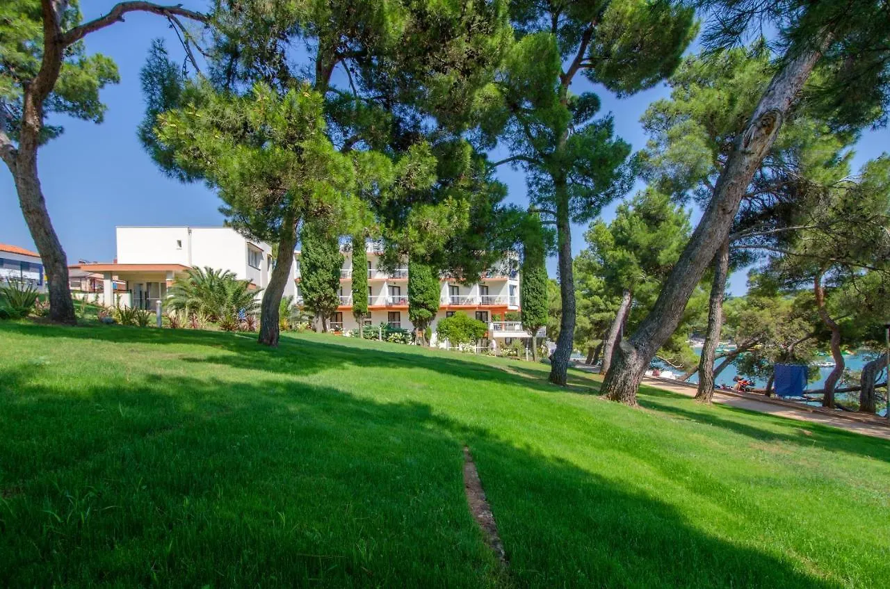 *** Szálloda Centinera Resort Banjole Horvátország